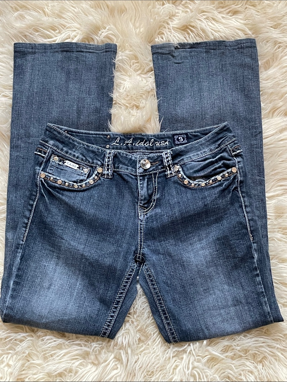 L.A. idol Women's Medium Wash Blue I Bootcut Jeans with Studded Pockets 9